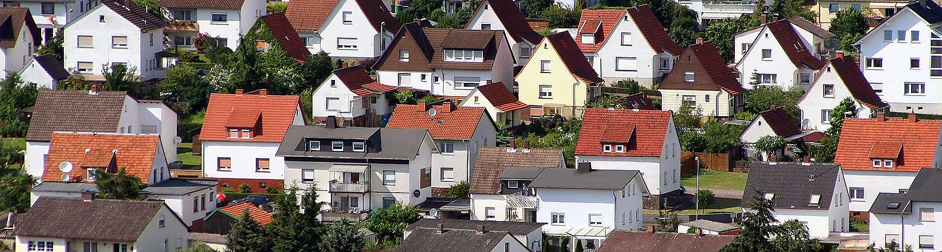 Symbolfotos zu Leistungen der FirmaSchnell Fliesen, wie Badsanierung, Fliesenverlegung, Terrassen- und Balkonrenovierung